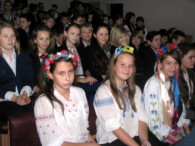 бібліотечний урок Українська мова – давня і молода