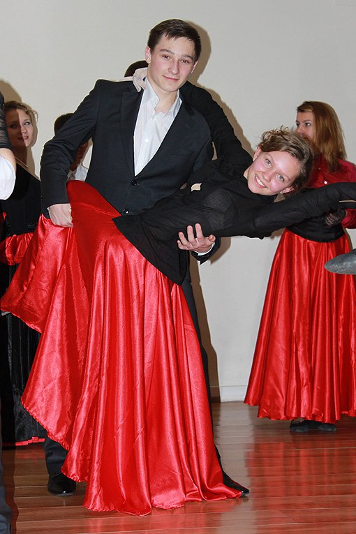Різдвяний бал гуртка старовинного танцю в Скандинавській Гімназії
