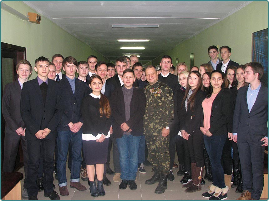 Зустріч учнів Скандинавської гімназії з учасником бойових дій в зоні АТО